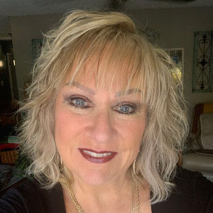 Meet your Posher, Janet